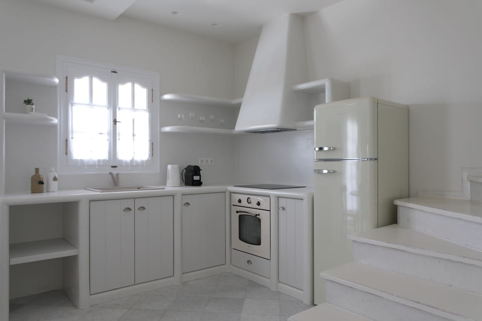Superior Villa, Sea View (Outdoor Jetted Tub) | Private kitchen | Fridge, oven, stovetop, coffee/tea maker