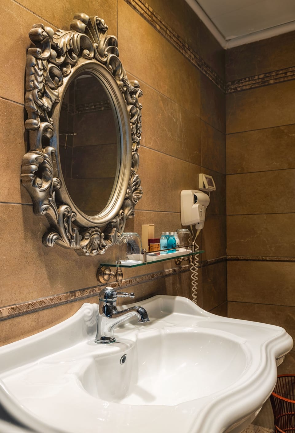 Combined shower/tub, designer toiletries, hair dryer, bathrobes