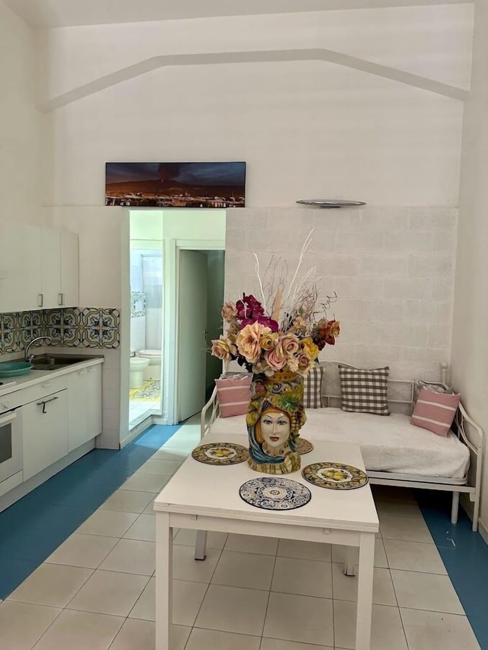 Roches Noires Beach House Sicily | Minibar, desk, laptop workspace, free WiFi