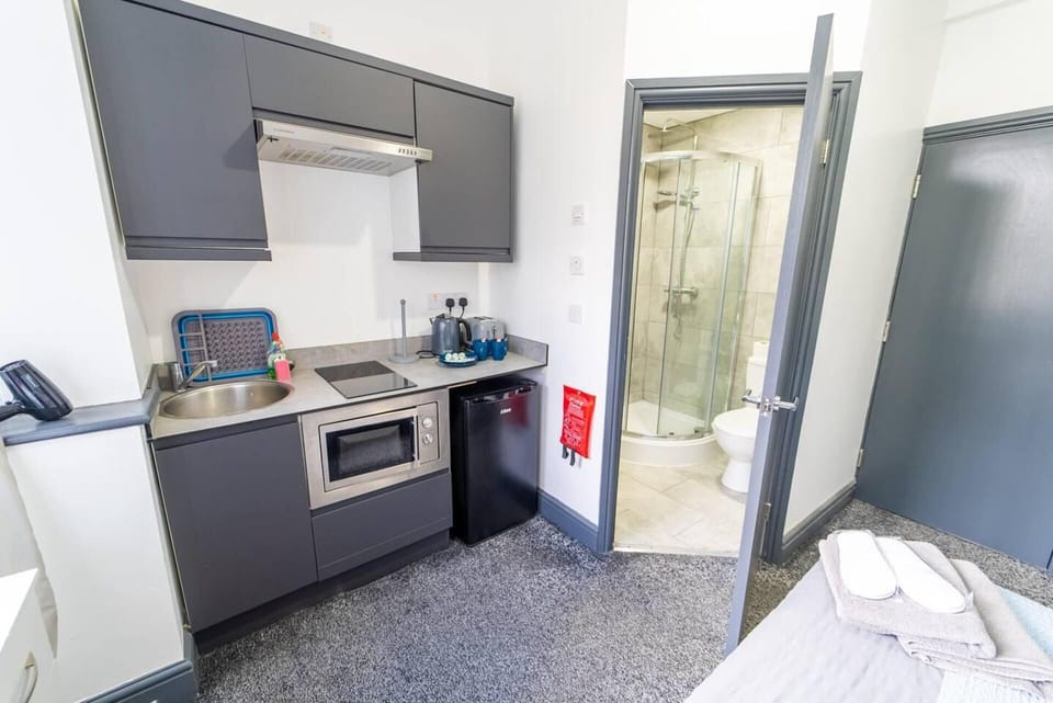 House | Private kitchen | Fridge, microwave, oven, stovetop
