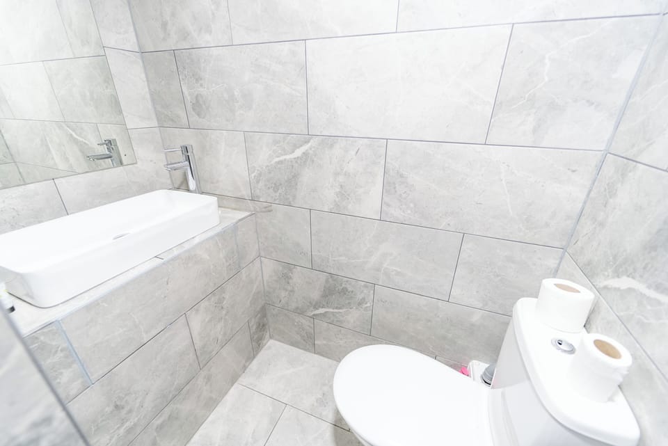 House | Bathroom | Shower, towels