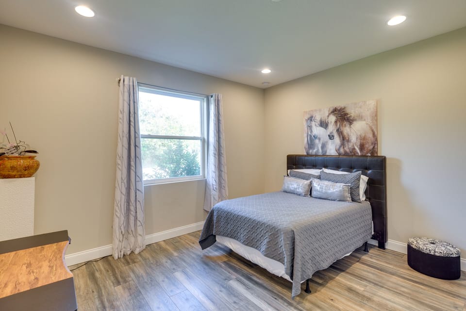 Bedroom 3 | Queen Bed