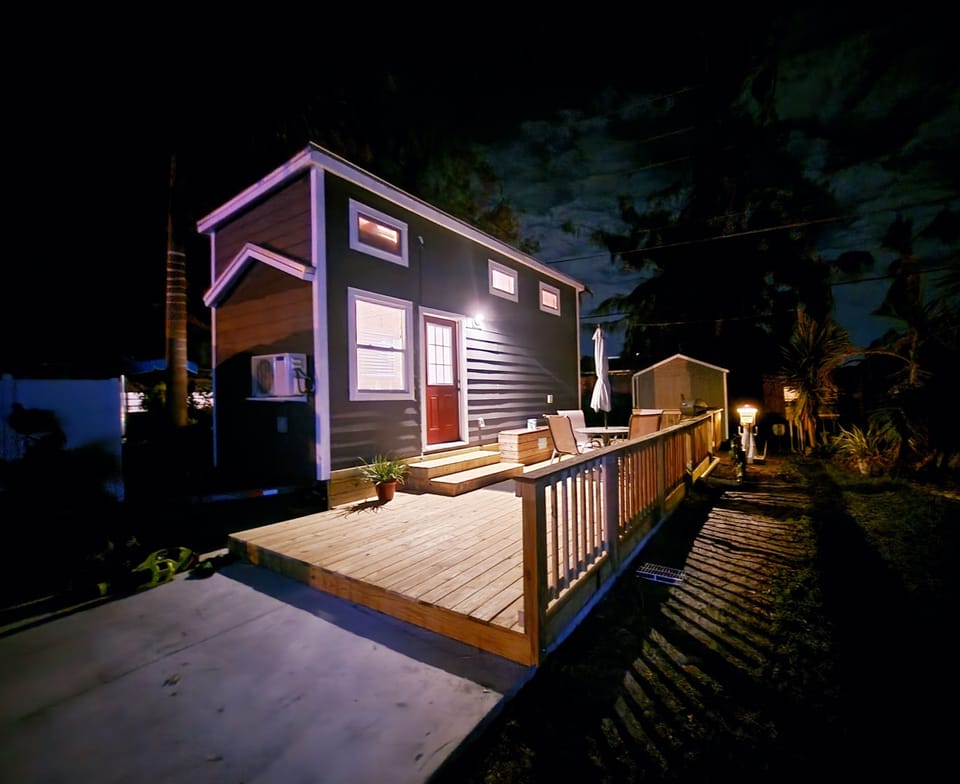 Great Deck to have morning coffee or dinner