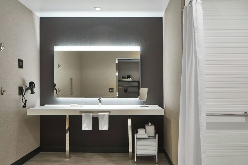 Shower, towels
