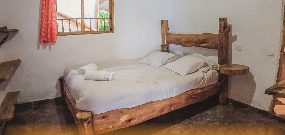 Habitación METAL | WiFi (free), individually decorated, individually furnished, bed sheets