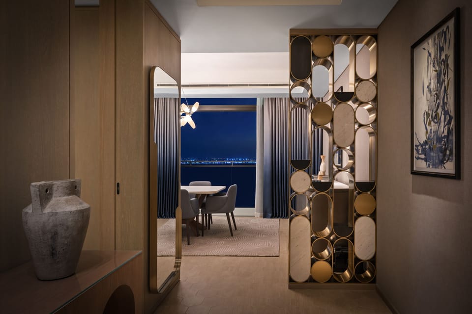 Executive Suite - Complimentary Lagoon Access | Living area | 52-inch LCD TV with digital channels, pay movies