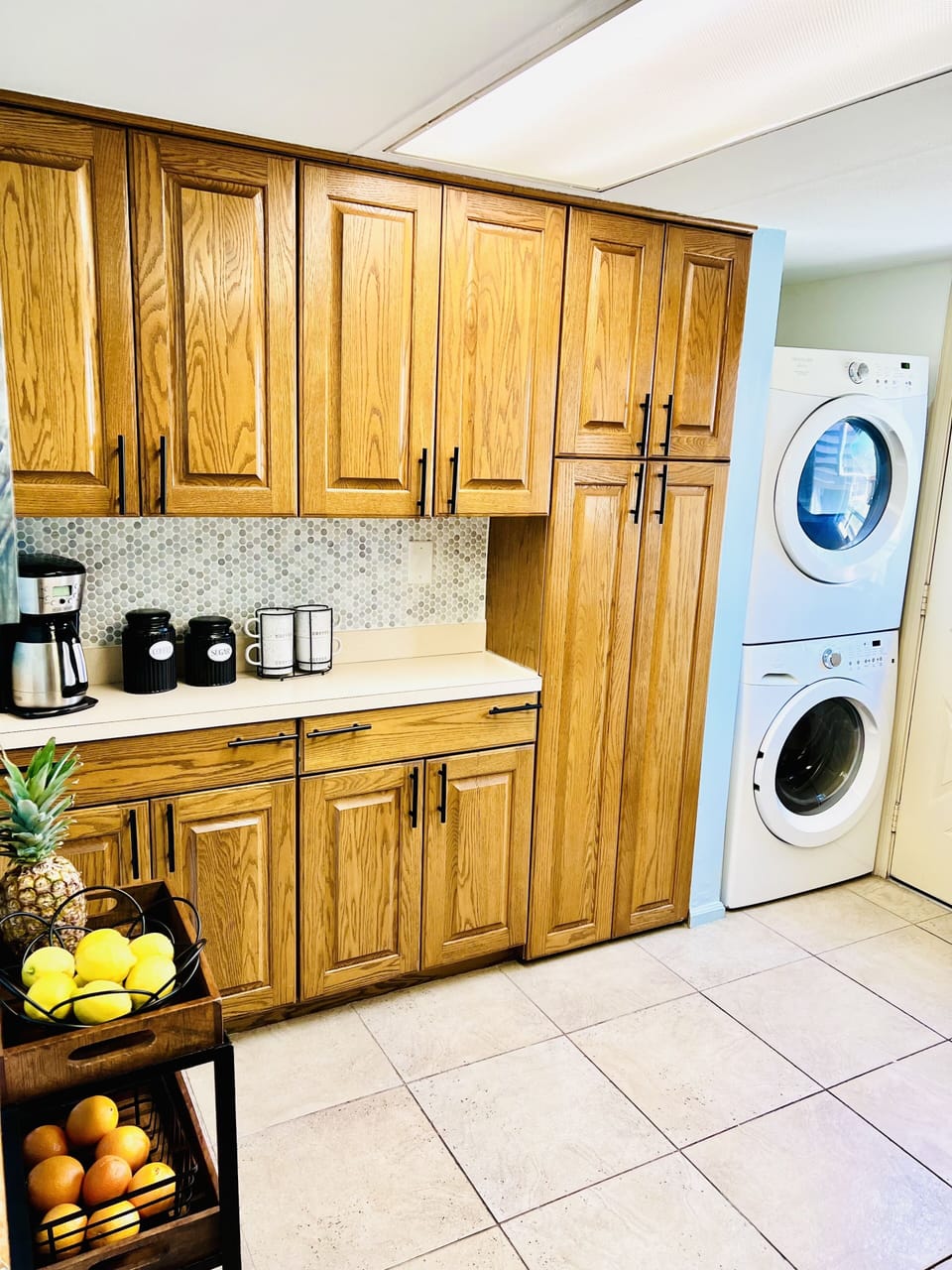 fully stocked kitchen at unit B