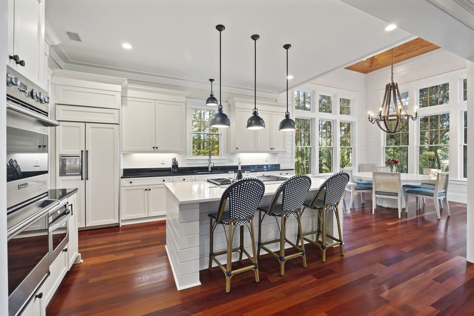 Modern and fully equipped kitchen!