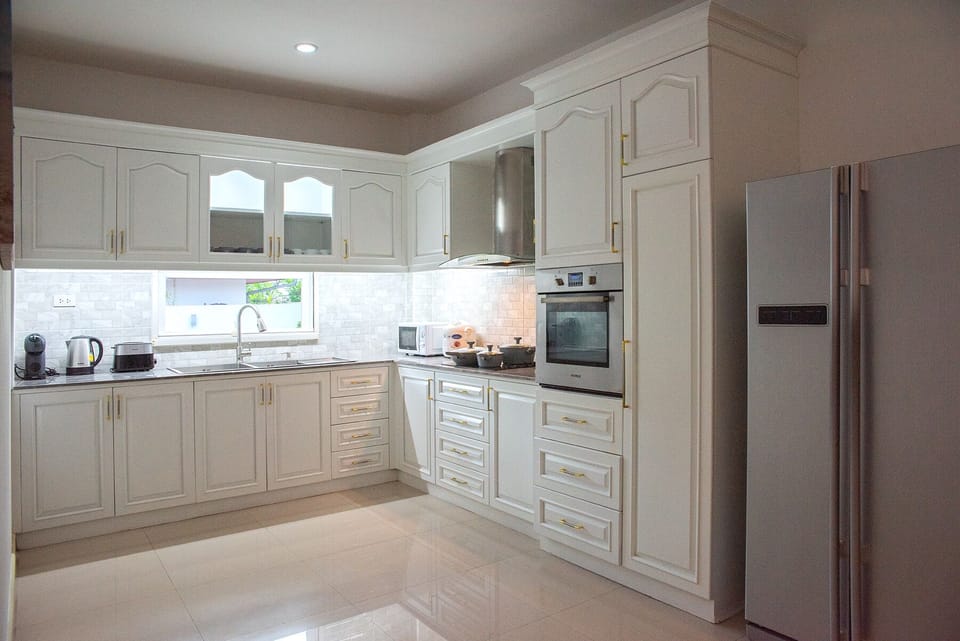 Deluxe Villa | Private kitchen | Electric kettle