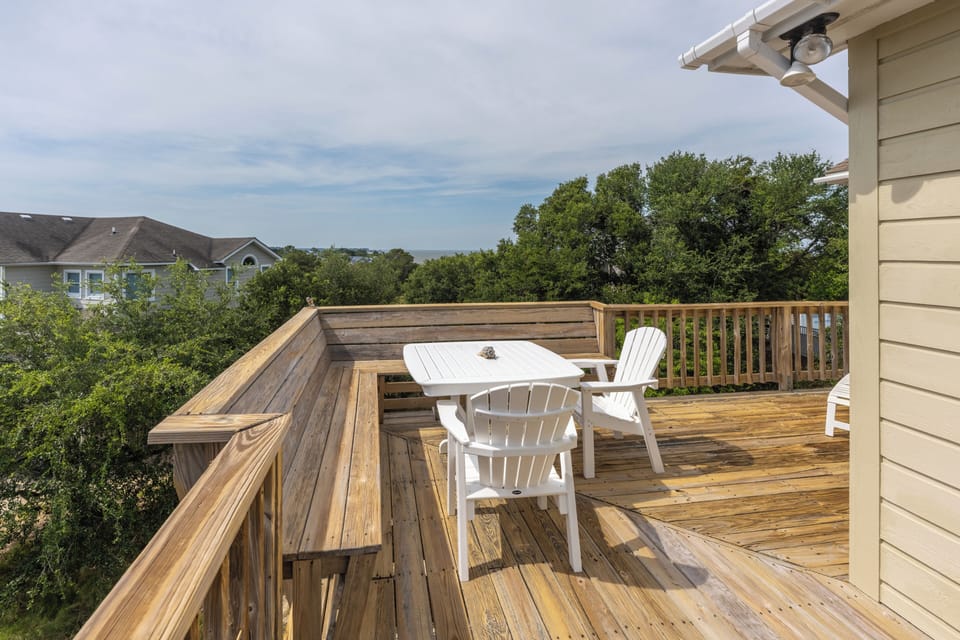 Sun Deck - Top Level
