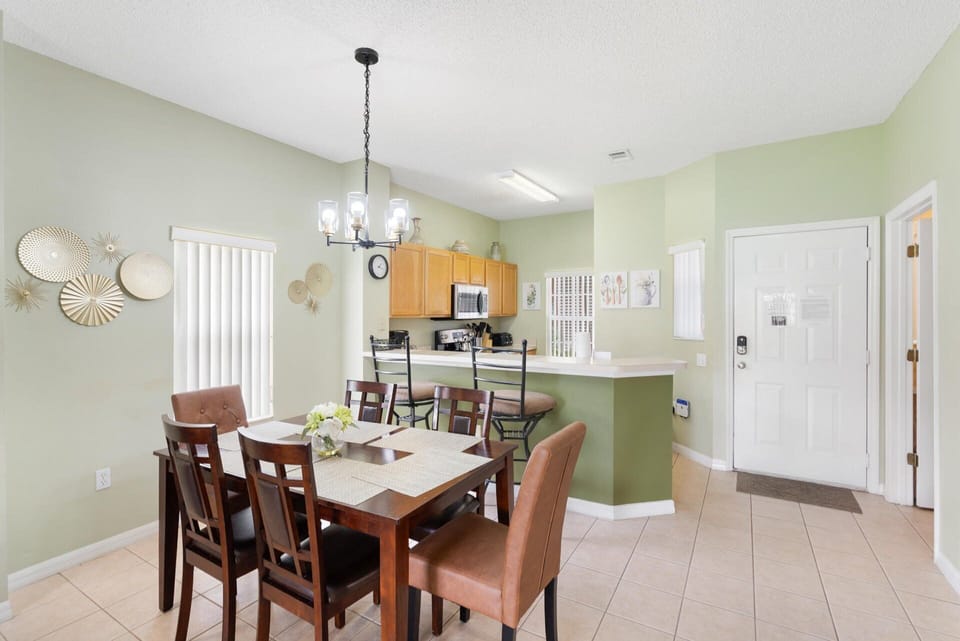 Dining/Kitchen