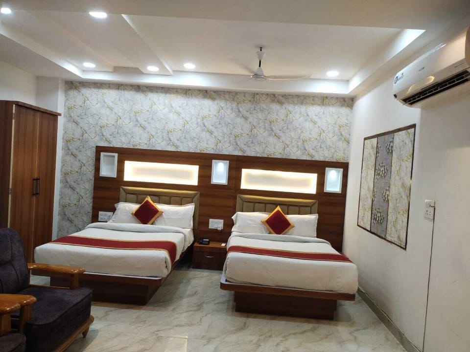 Family Room | Soundproofing, free WiFi