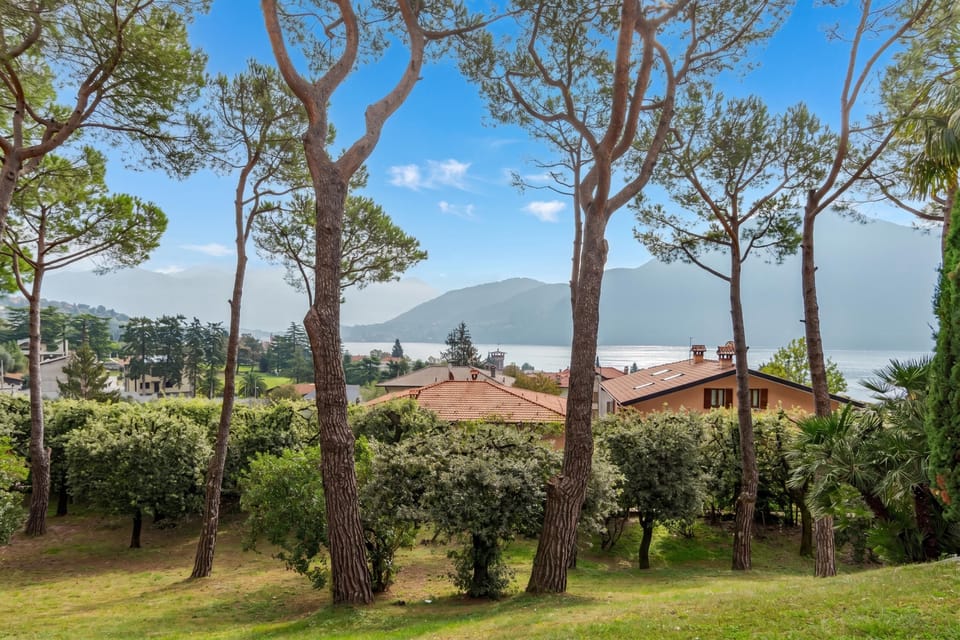 Family Apartment, 2 Bedrooms, Microwave (Brentano Giardino) | Garden