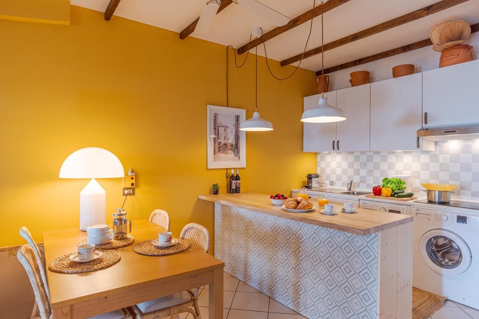 Family Apartment, 2 Bedrooms, Microwave (Brentano Giardino) | Dining