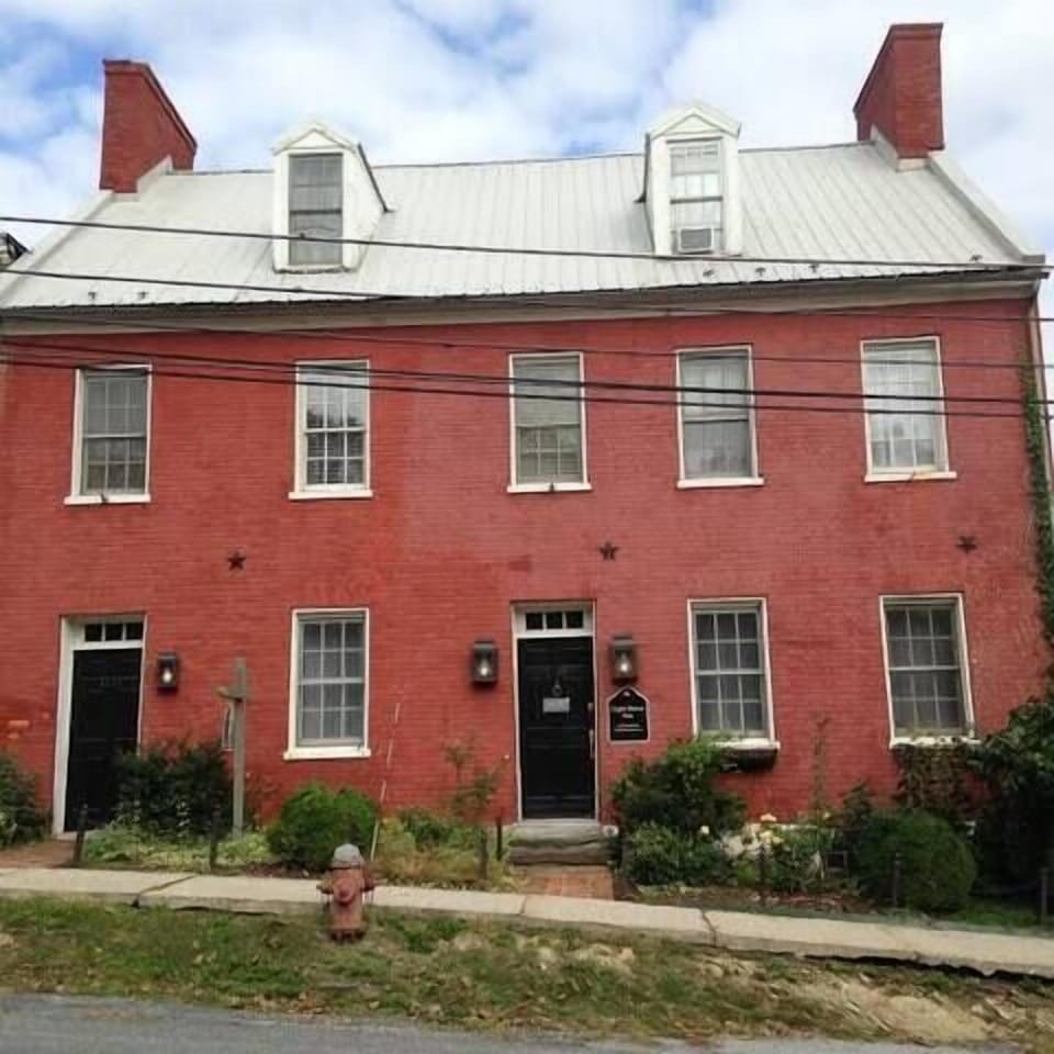Light Horse Inn