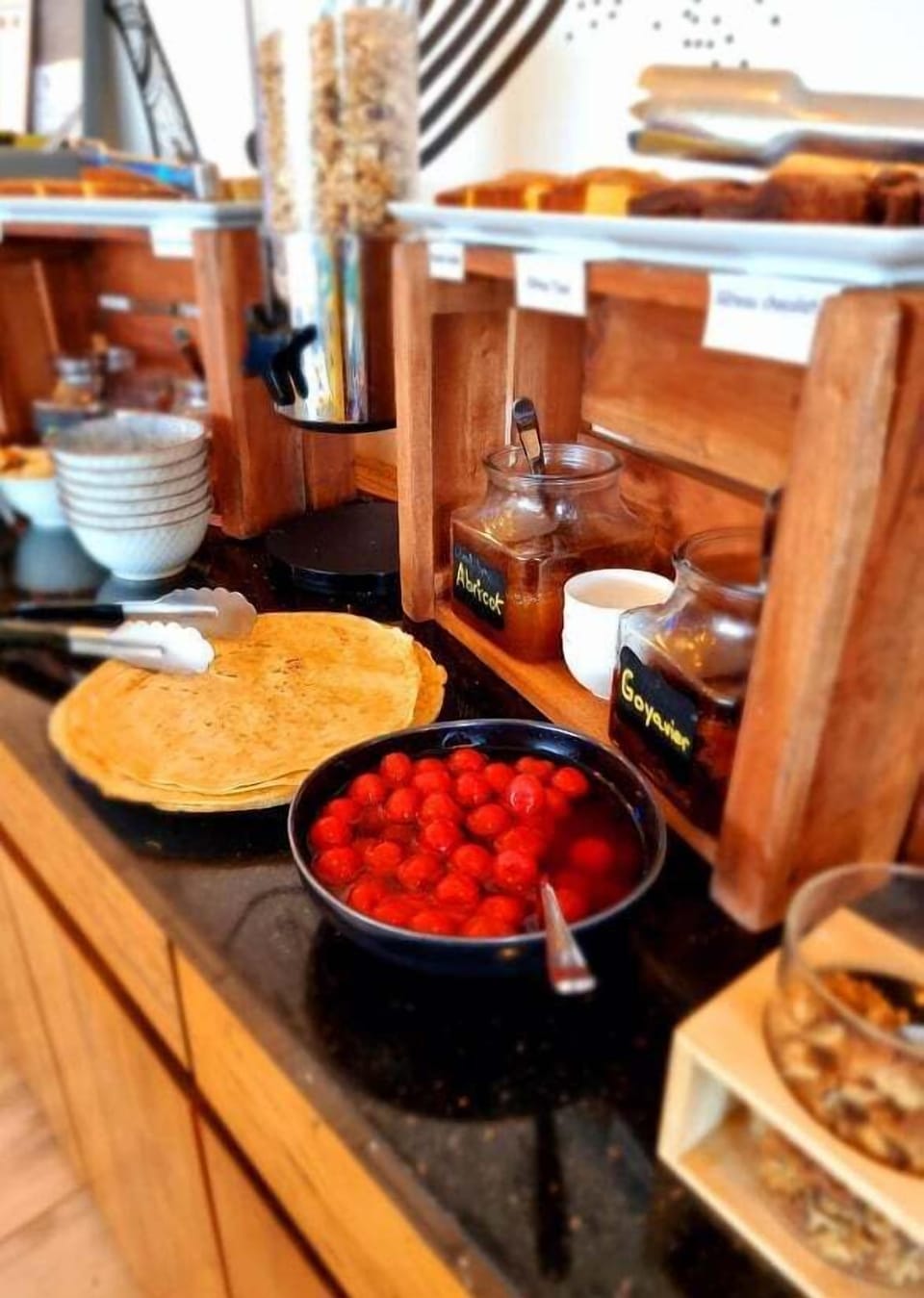 Daily buffet breakfast for a fee