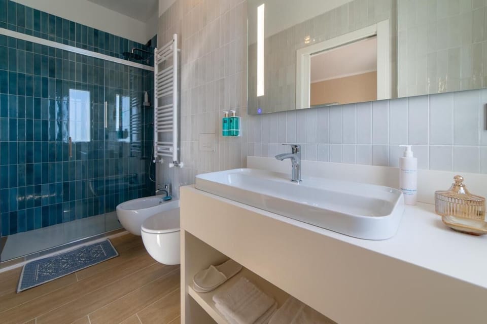 Executive Room, 1 Bedroom, Private Bathroom | In-room safe, desk, soundproofing, free WiFi