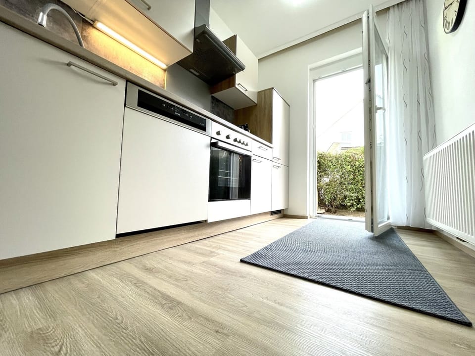 Deluxe Apartment | Private kitchen | Espresso maker, coffee/tea maker, electric kettle