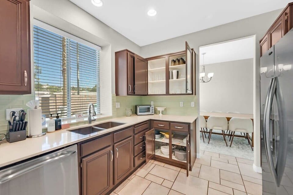 Well-equipped kitchen for your use