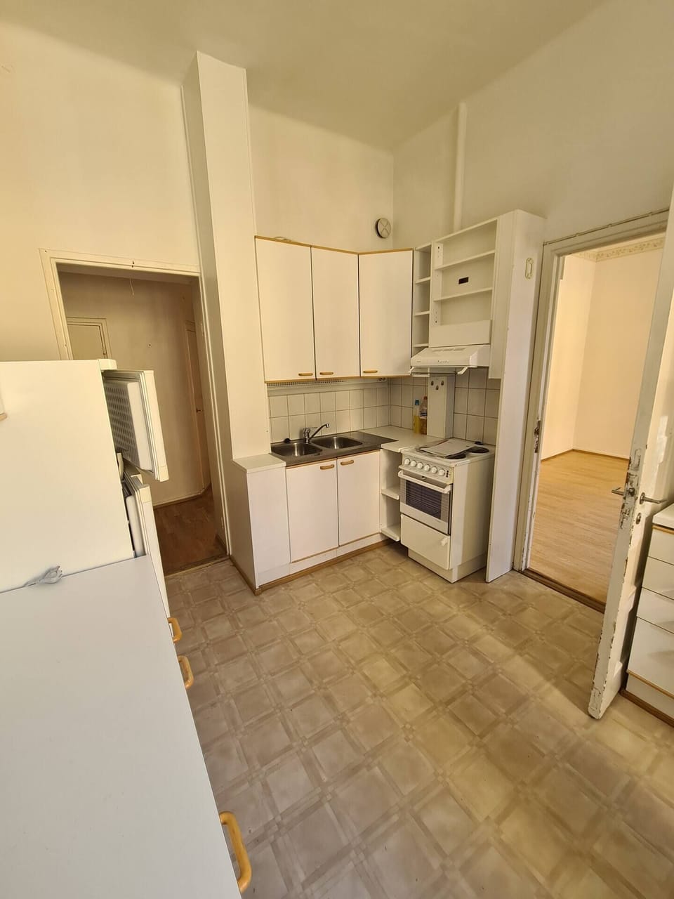 City Apartment | Private kitchen | Coffee/tea maker, fridge, oven, stovetop