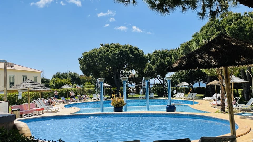 Apartment in Albufeira with two bedroom for 6 people near the beach, with pool
