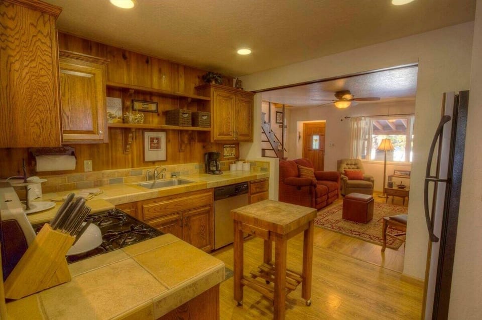 House, 4 Bedrooms | Interior