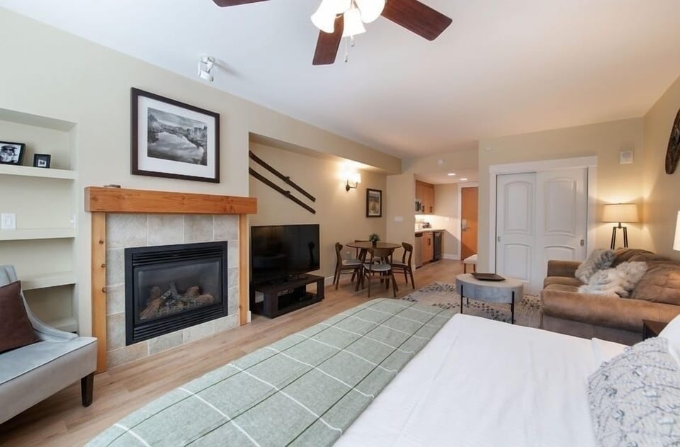 Studio | 1 bedroom, iron/ironing board, free WiFi