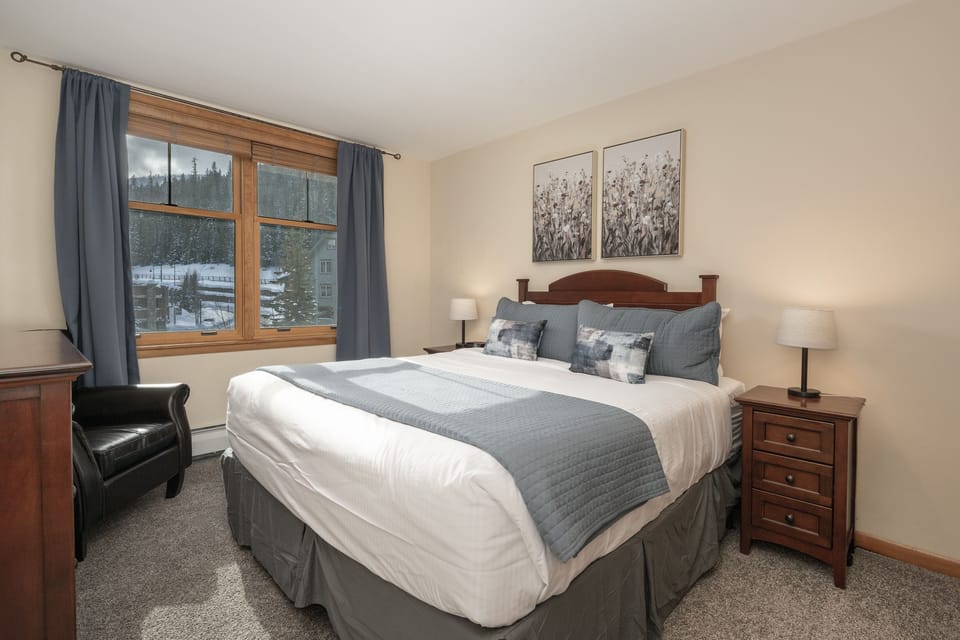 Condo, 1 Bedroom | 1 bedroom, iron/ironing board, WiFi (free)
