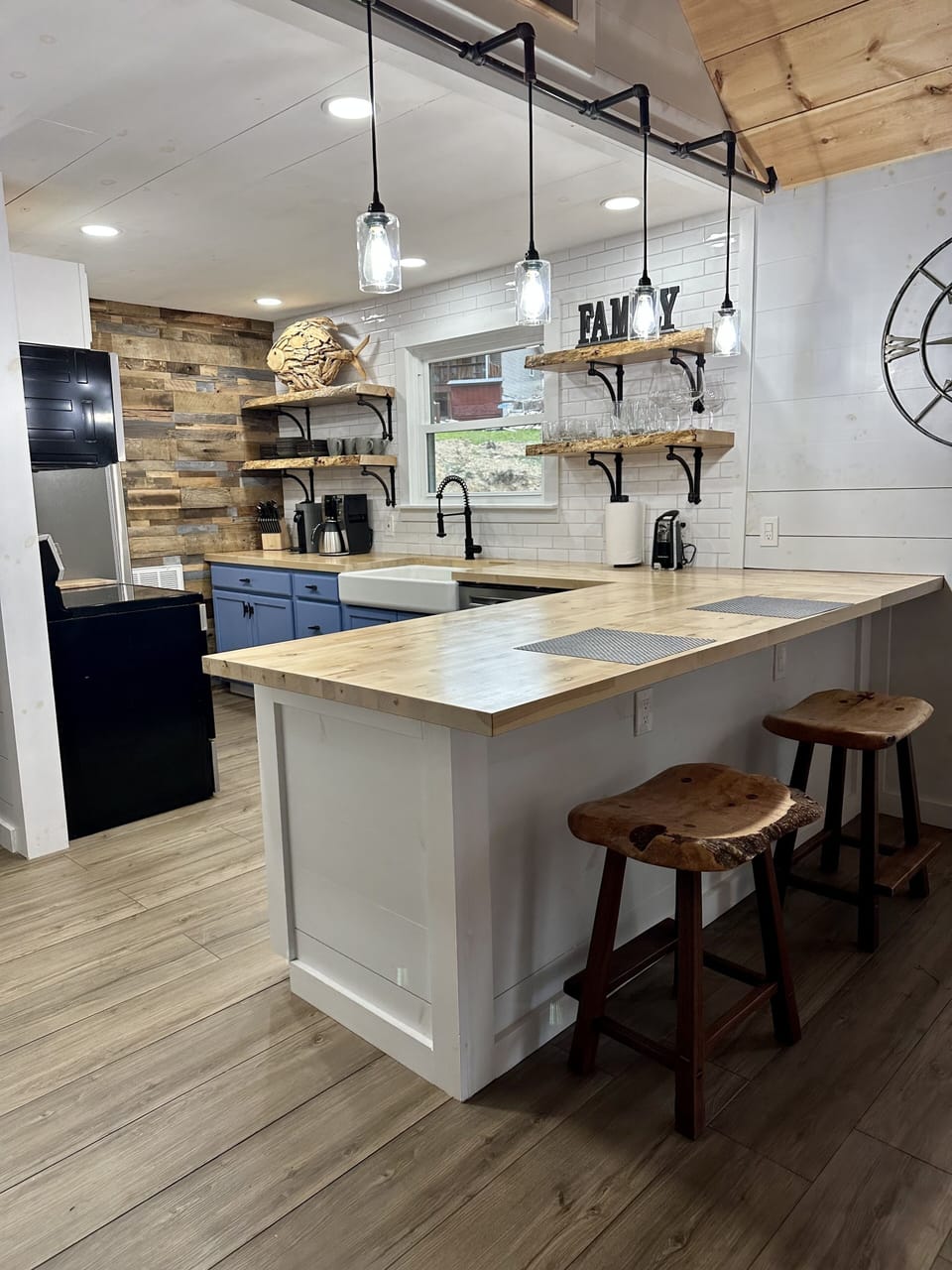 Chef’s kitchen with new appliances,  Calphalon cookware, ample food prep space