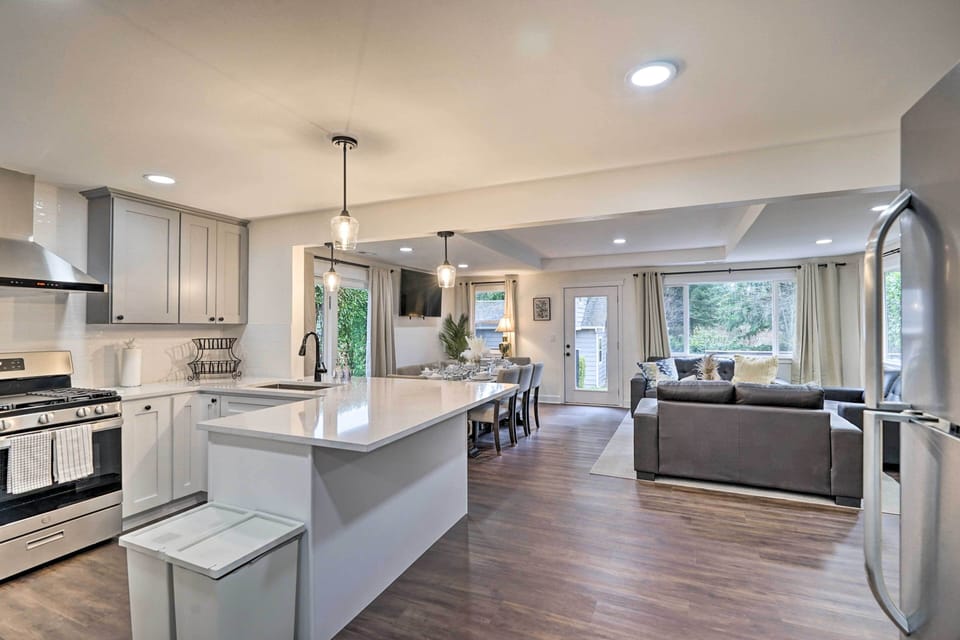 House (5 Bedrooms) | Interior