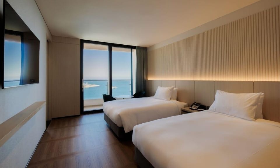 Deluxe Twin Room | Individually decorated, individually furnished, desk, free WiFi