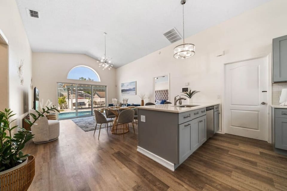 Open Concept Layout#Disney #Parks #kingdom #springs #poolhouse #Vacation #Rental #waterpark #Kissimmee #Orlando #universal #citywalk #legoland #shortstay #longstay #bbq #grill #privatepool