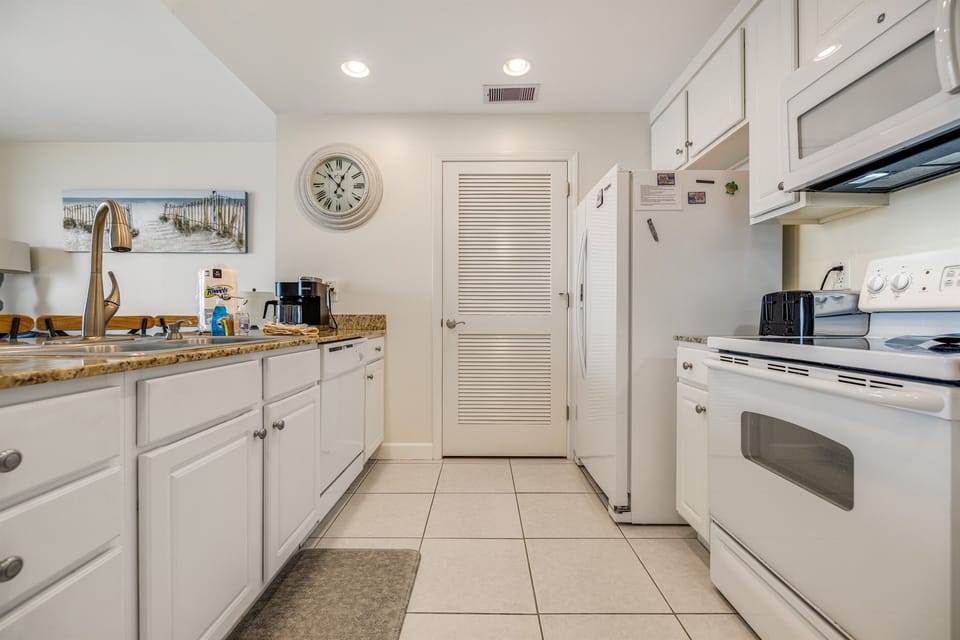 Fully equipped kitchen