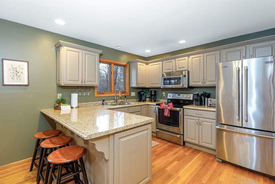 Fully stocked kitchen for all your needs