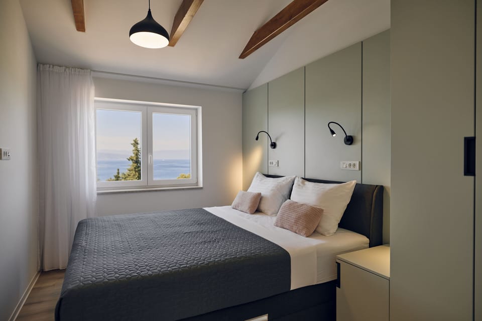 In-room safe, soundproofing, iron/ironing board, cribs/infant beds