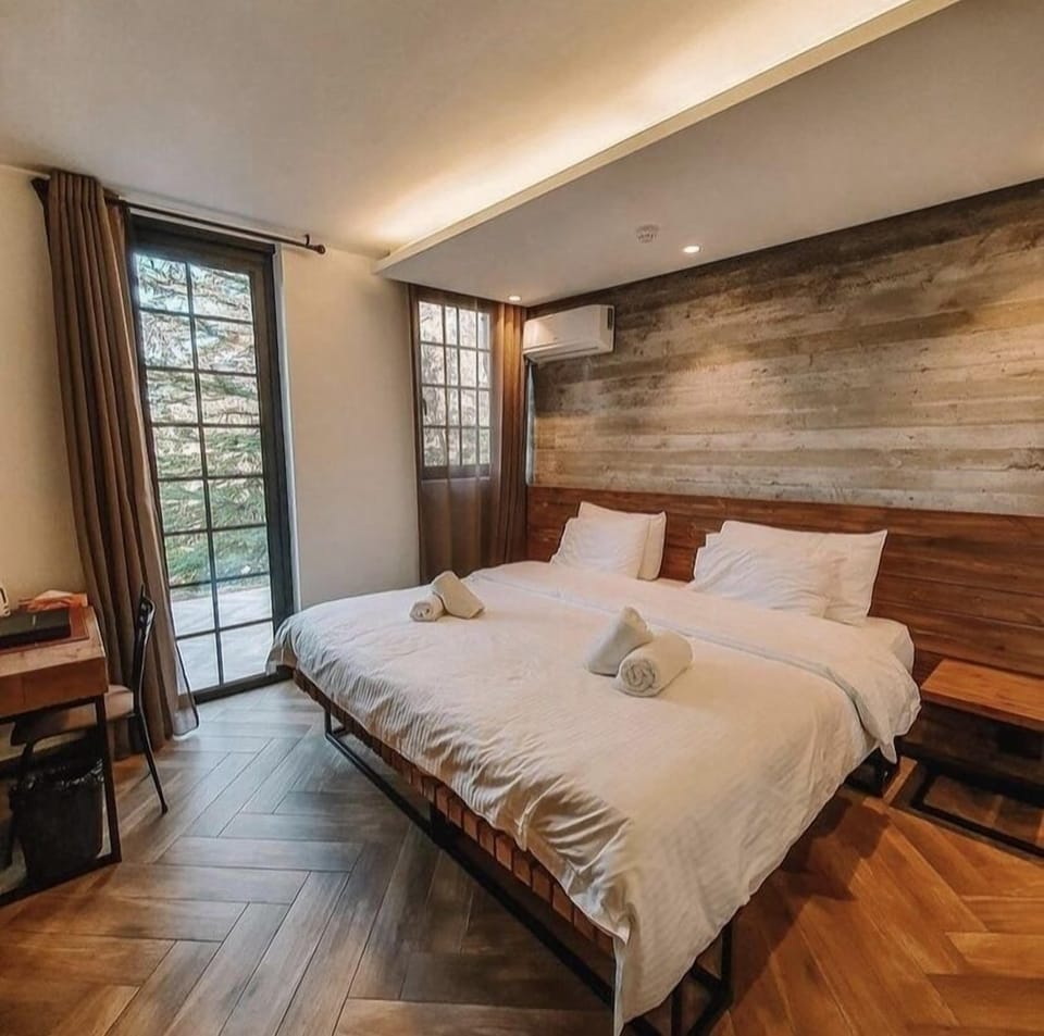 Soundproofing, WiFi (free)