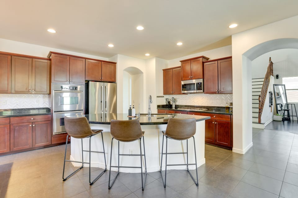 Kitchen | Cooking Basics | Coffee Maker | Paper Towels/Trash Bags Provided
