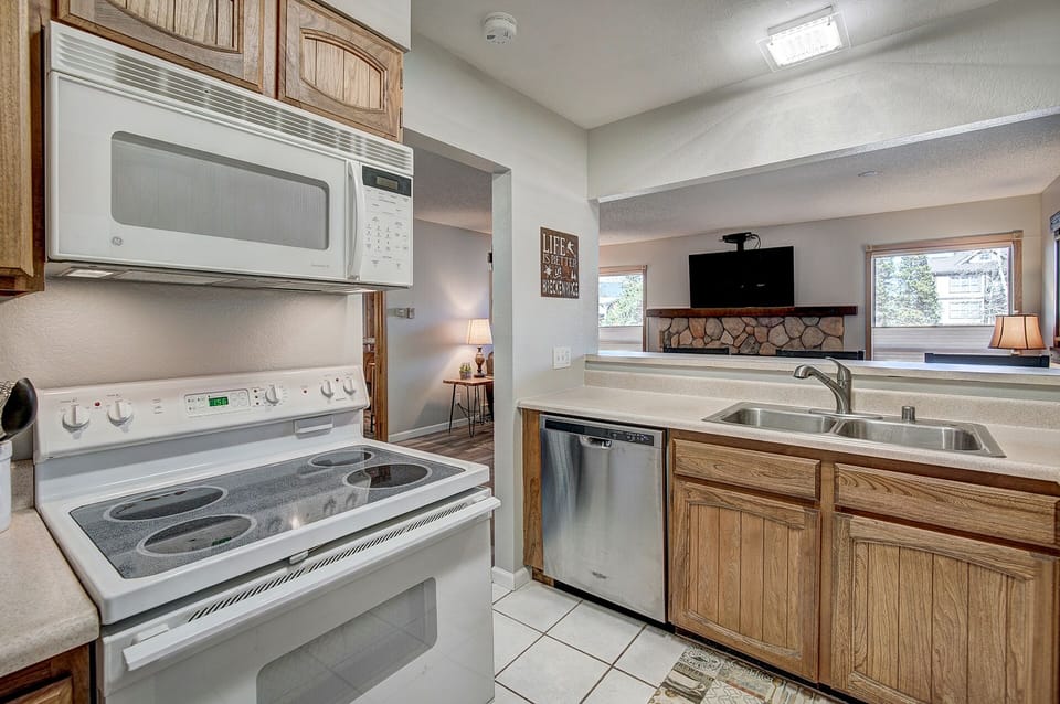 Premium Condo | Private kitchen | Full-size fridge, microwave, oven, stovetop