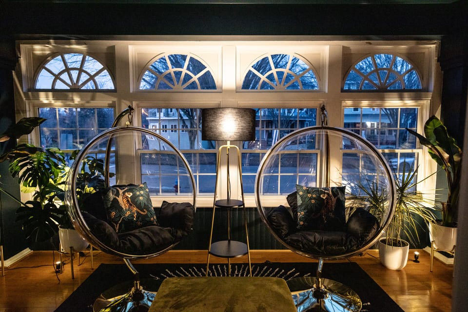 Jungle Room with floor lights to give you a great night time experience