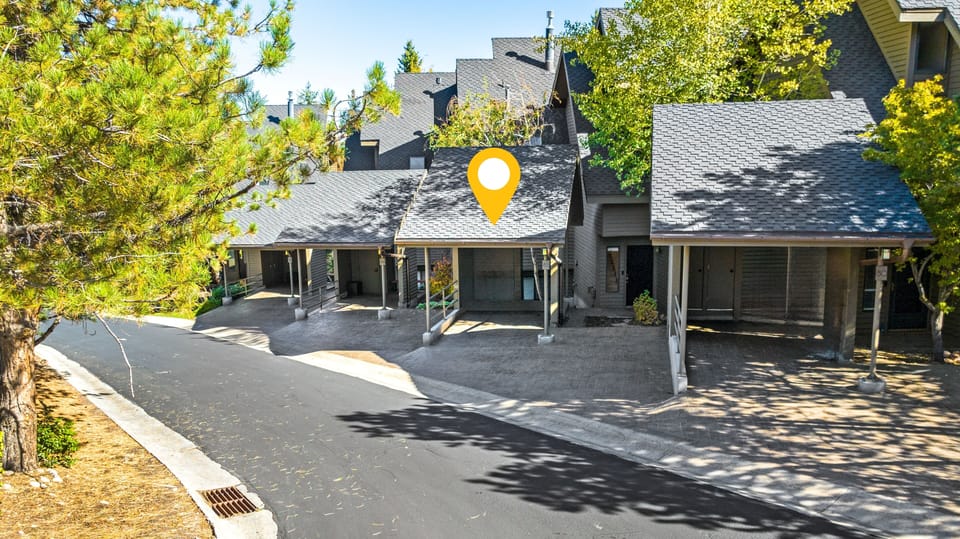 Your Park City getaway awaits in this peaceful alpine setting. Free Parking with a Limit of Two Cars.