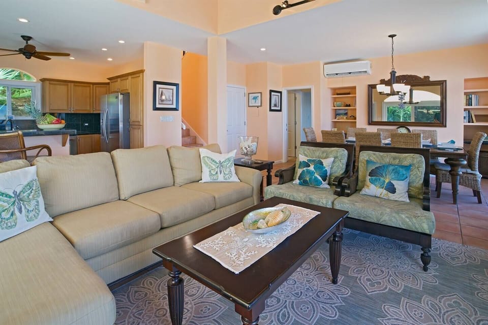 Open plan living area join the kitchen, dining room and living room together. 
