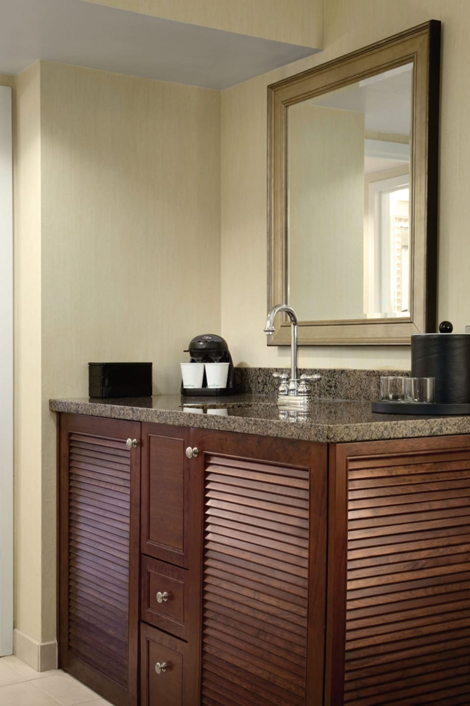 1 bedroom, premium bedding, in-room safe, desk