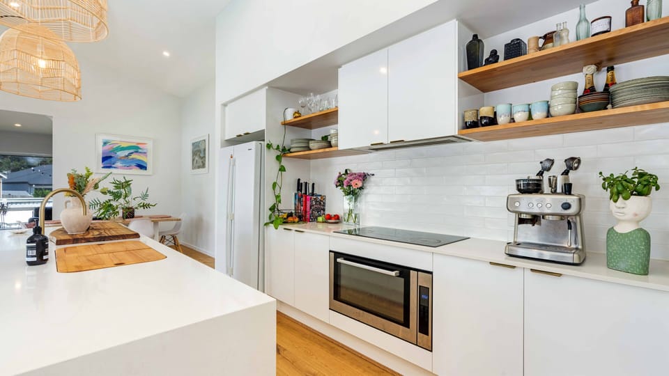 Fully fitted kitchen 
