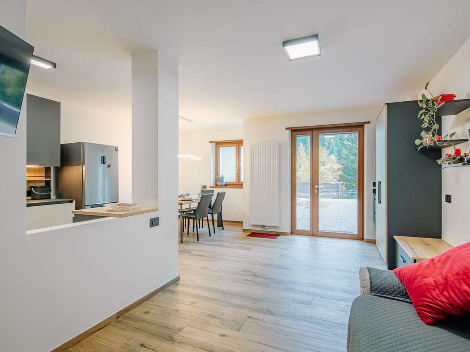 Sky, Water, Building, Property, Plant, Azure, Swimming Pool, Cloud, Leisure, Window