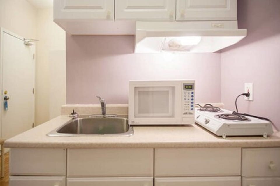 Egyptian cotton sheets, Tempur-Pedic beds, in-room safe