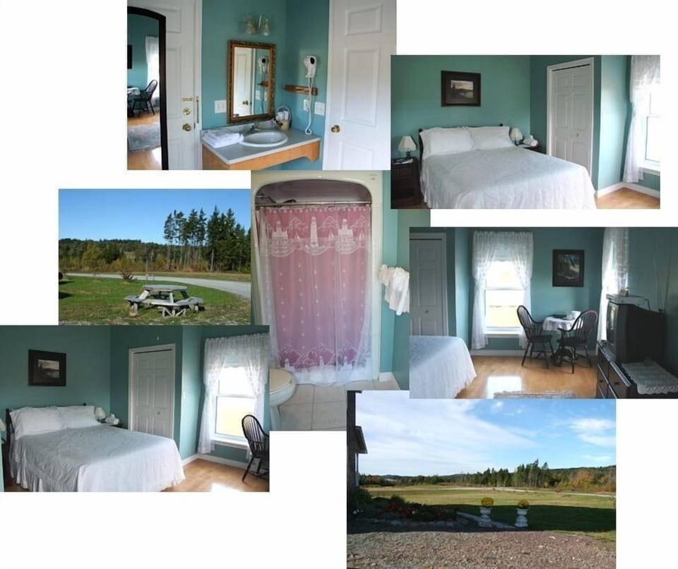 Traditional House, 6 Bedrooms (Overlooking the Lake) | 6 bedrooms, desk, iron/ironing board, free WiFi