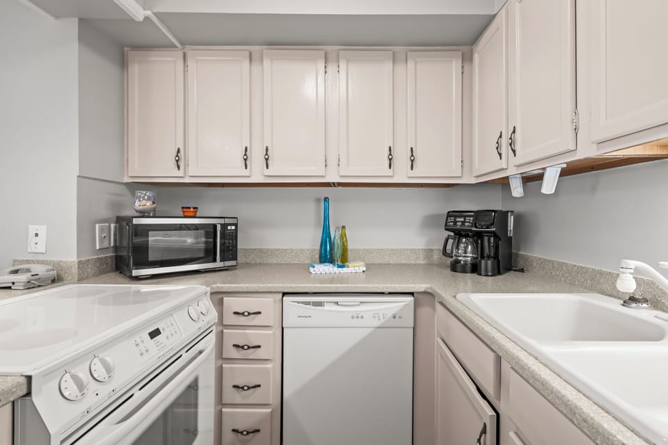 The Village 13D Kitchen