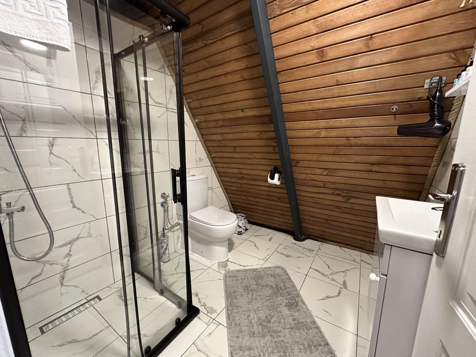 Family Bungalow | Bathroom