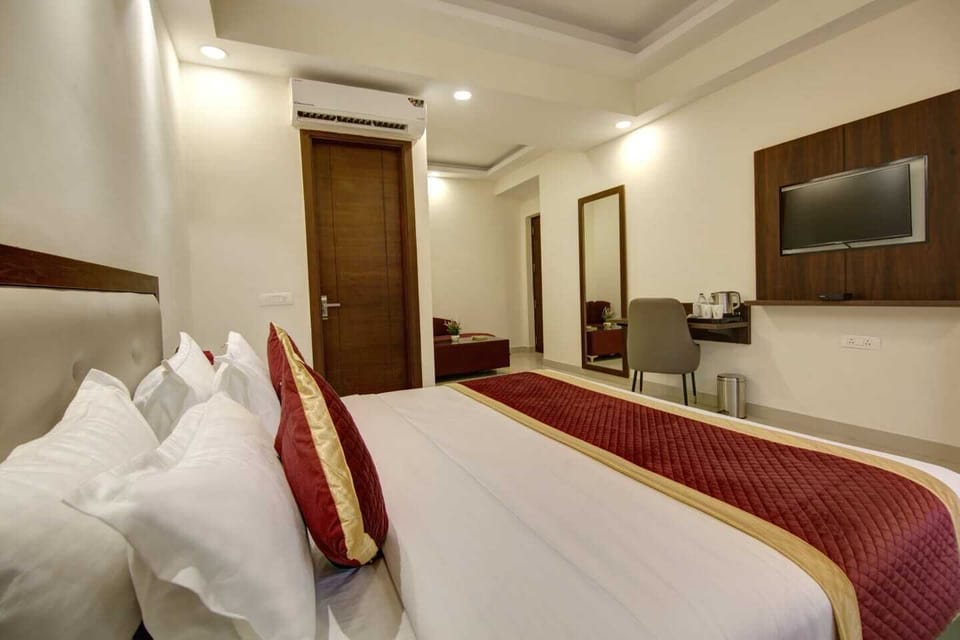 Premium Room | 1 bedroom, soundproofing, free WiFi