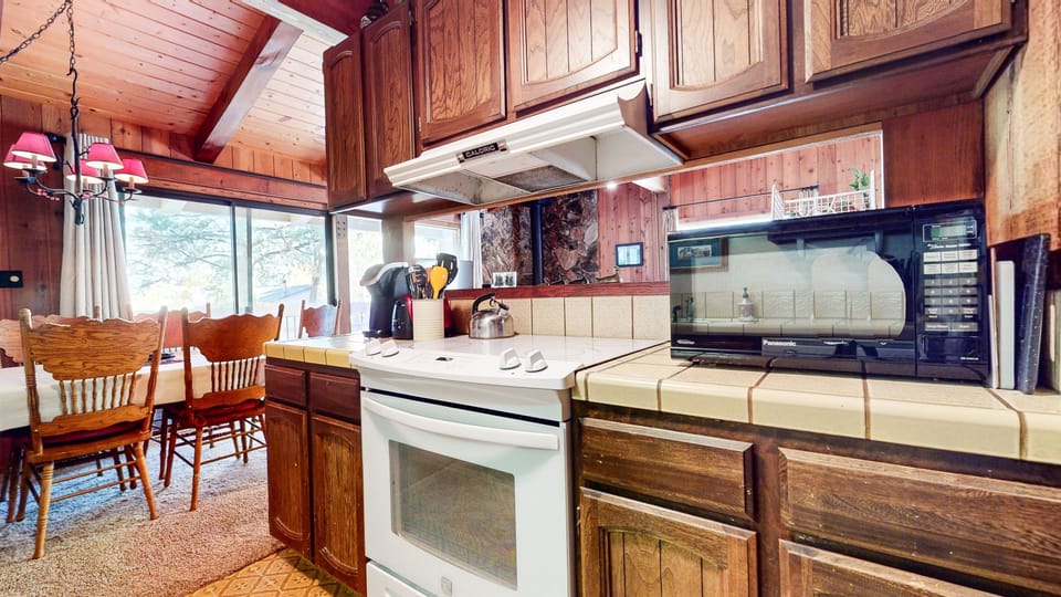 Condo, 2 Bedrooms | Private kitchen | Coffee/tea maker, fridge, oven, toaster